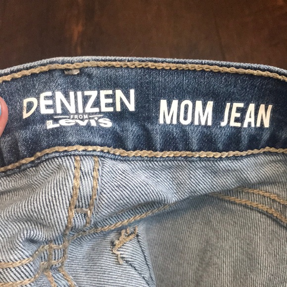 Levi Mom Jeans - Picture 2 of 4